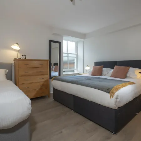 The Redbanks - Contemporary Apartment by LetMeStay