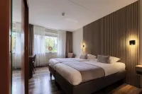 โรงแรม 50/50 เบลมอนต์ - 3 ดาว