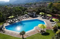 Posada del Tepozteco - Hotel & Gallery - Pool