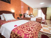 Hôtel les Ambassadeurs Hoteles cerca de Centro histórico