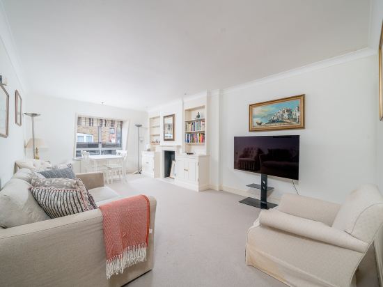 Bright Two-Bed Flat in Covent Garden