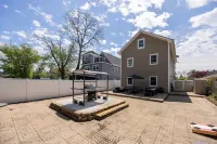 Enjoy this spacious 1 st floor Guest House "Serenity" near all the attractions.