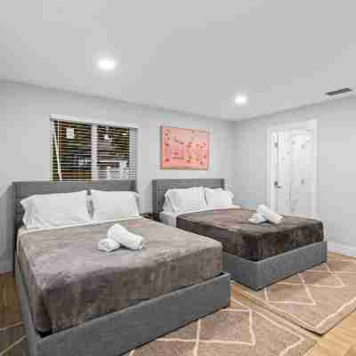 Waterfall Villa | Multi Court •Watersilde •Cinema Rooms