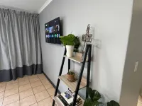 Luxury Stay in Pretoria! Fast Wi-Fi and Free Parking Hotels near Waltloo Train Station