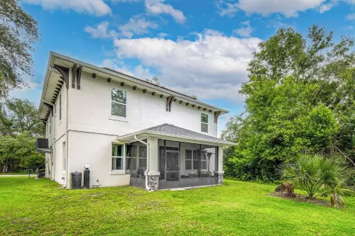 3 Mi to Usf: Dog-friendly Home w/ Large Yard