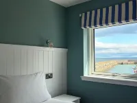 Shore Hotel Hotels in Tain