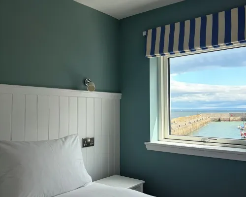 Shore Hotel Hotels in Tain
