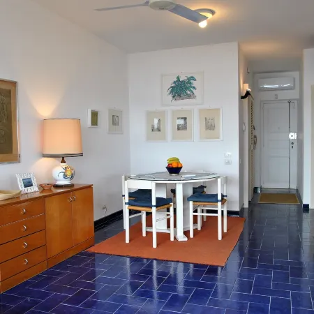 Edy Sea View Holiday Apartment