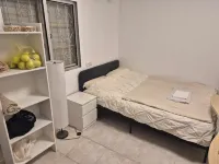 The Lemon House - 2-Star