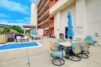 Walk to Bristol Motor Speedway: Retreat w/ Pool! - 3 estrellas