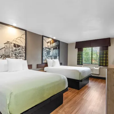Super 8 by Wyndham - Mesa/Gilbert Hotels near Organ Stop Pizza