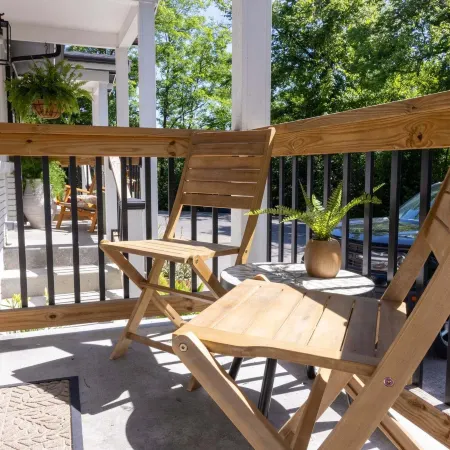 Modern 1BD Condo - Downtown Walkable to F&M Bank Arena