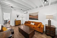 Beautiful 2bd/1ba Above Craft Coffee Shop, Downtown, by Apsu - 4-Star