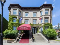 Chateau Versailles Hotels near Polytechnique Montreal