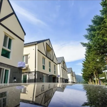 Odae Mountain Golden Light Pension Отели рядом с достопримечательностью «Храм Woljeongsa»