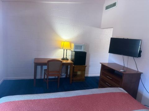 Holiday Host Motel & RV Park