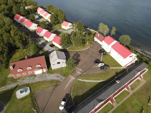 Motel et Chalets Bo-Fleuve Evangeline - Motels