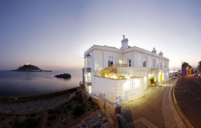 The Godolphin Hotel
