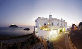 The Godolphin Hotel
