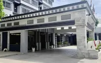 โรงแรมรายาแกรนด์ - ที่มีบาร์