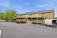 Blissful Lake Life at the 24mm Playground, 2 Pools & Trailer Parking - 3-Star