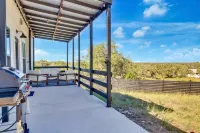 Hill Country Hideaway Modern Barndominium for 6 - 4성급