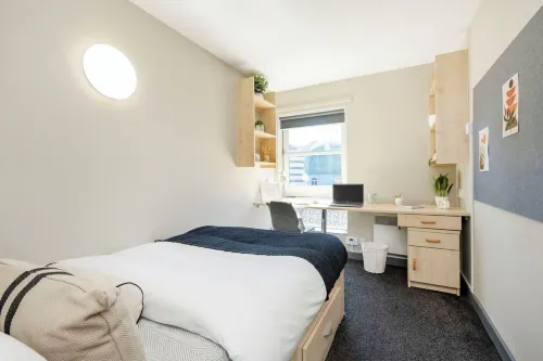 Student Only Curzon House - Condos