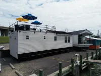 Cass-Away Luxury Houseboat - Homestays