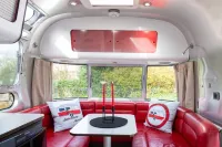 Unique Airstream Retreat - Sleeps 2 - Free Parking - 2-Star