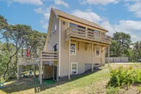 Sea Breeze, Sunset Views! Family Escape Near Ocean - 2-Star