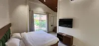 Saavi Resort Shrivardhan - Beach