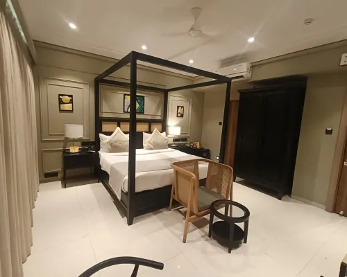 HOTEL MUMBAI HOUSE VALNAI MALAD Hotels near Mindspace