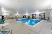 Hampton Inn & Suites Woodstock - Pools