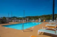 Quality Inn - Pools