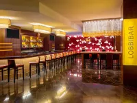 Hyatt Regency Crystal City Hotels near DAR Constitution Hall