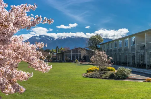 Distinction Te Anau Hotel & Villas - Pool