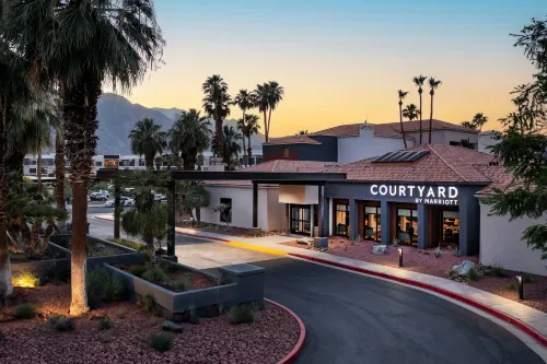 Courtyard Palm Springs - breakfast