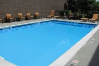 Courtyard by Marriott Danville - Pools