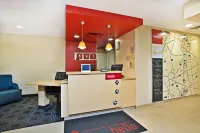 TownePlace Suites Republic Airport Long Island/Farmingdale - badewanne