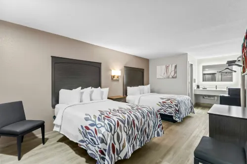 Red Roof Inn Panama City Beach - Motels