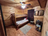 Sugarberry Cabin - Near Lake Sam Rayburn • Pets • Fire Pit - Pools