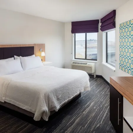 Hampton Inn & Suites Parker