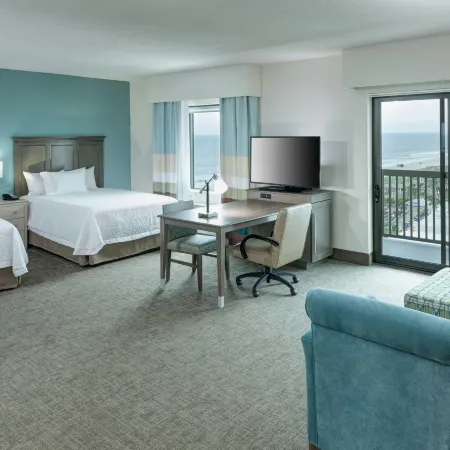 Hampton Inn & Suites Carolina Beach Oceanfront