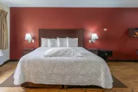 Red Roof Plus+ El Paso East - Pet friendly