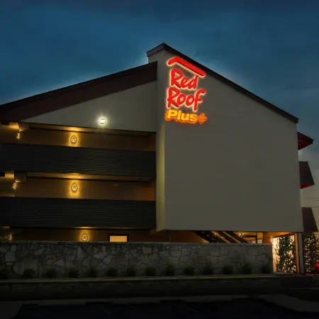 Red Roof Plus+ Chicago - Naperville