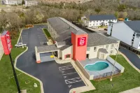 Red Roof Inn Branson - Pysäköinti