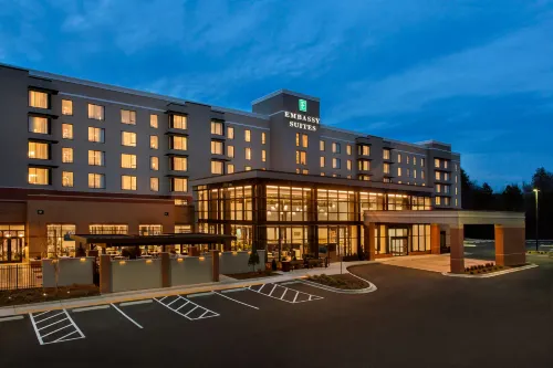 Embassy Suites by Hilton Atlanta NE - Gwinnett Sugarloaf - Parkering