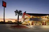 Red Roof Inn Columbia East - Ft Jackson - parking