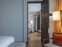 Debaines Hotel Santiago - С баром