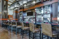 Overton Hotel and Conference Center - bar
